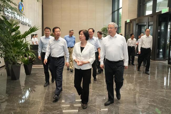 全國政協(xié)副主席沈躍躍、王光謙一行到中國有研調(diào)研